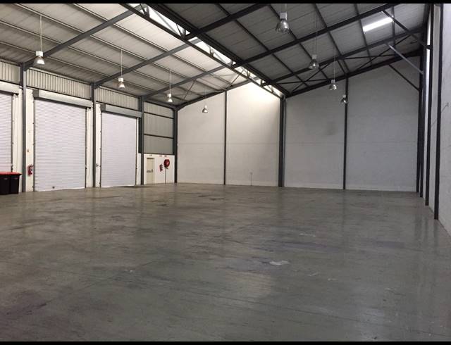 1,045M² FACTORY TO LET IN AIRPORT INDUSTRIA